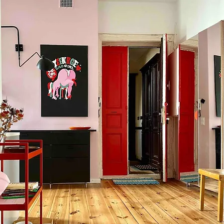 Colorful Design 2room W Balcony Next Maybachufer * ベルリン